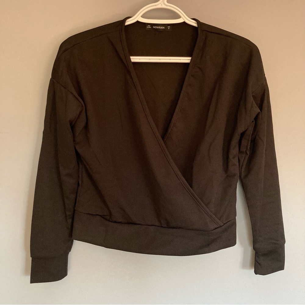 NWT Nowrain Wrap Sweater